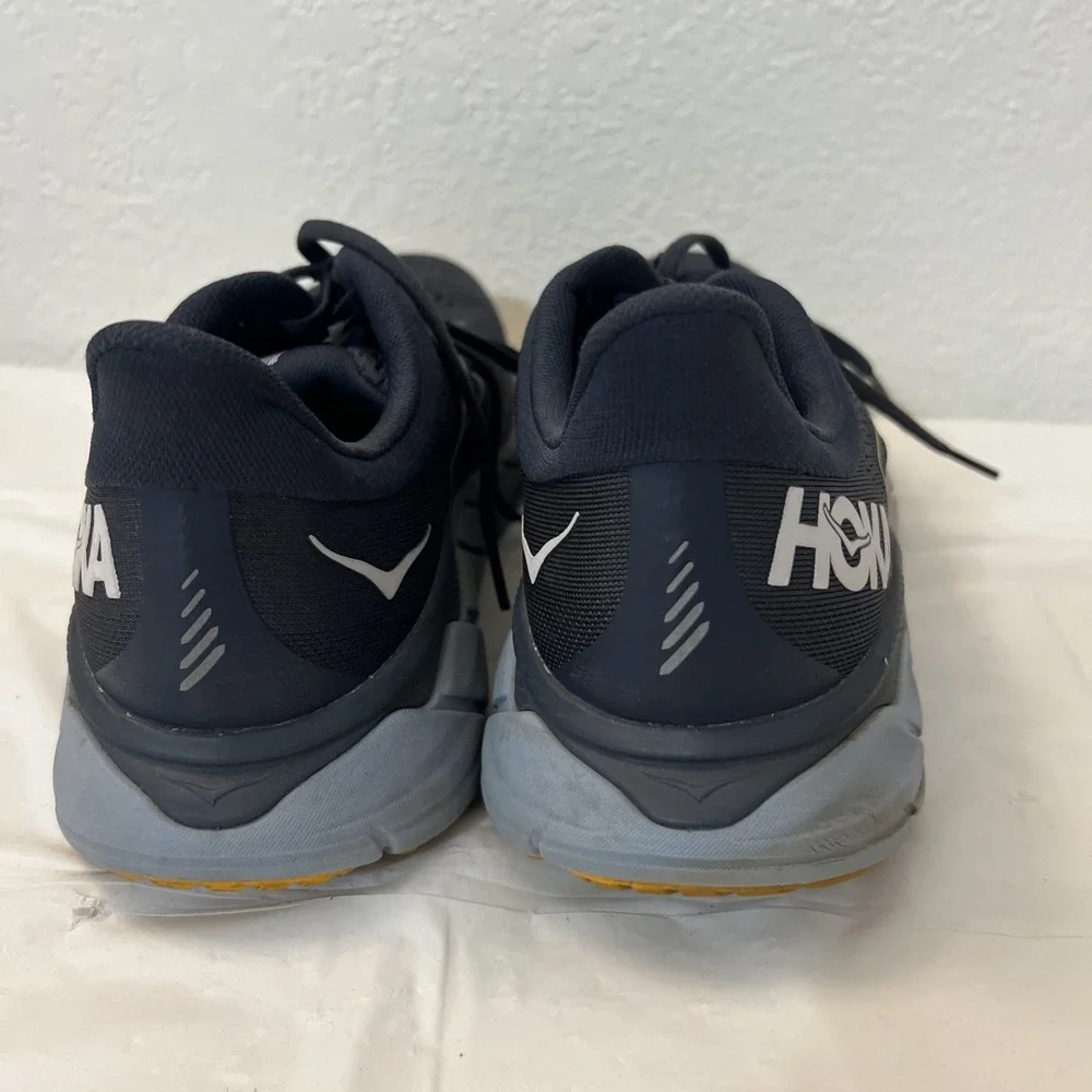 Hoka One One hoka one